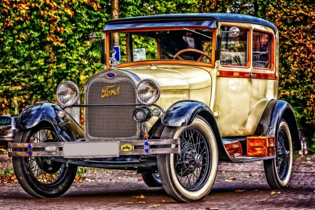 ford, antique car / Specialty Auto Insurance